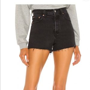 Levi Ribcage Shorts
